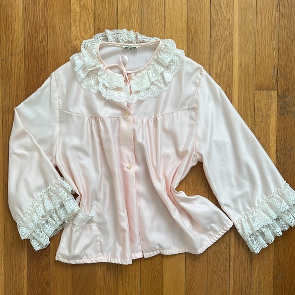 Vintage Bed Jacket Pink with Cream Lace Frill Neck and Tiered Lace Cuffs Size L - Picture 3 of 13
